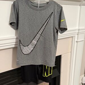 Nike Kids Gray T-Shirt with Bold Logo